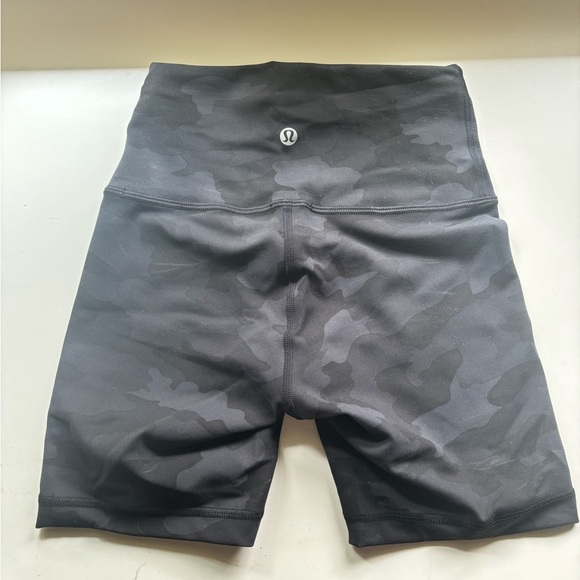 Lululemon Wunder train shorts 6” - Picture 3 of 6